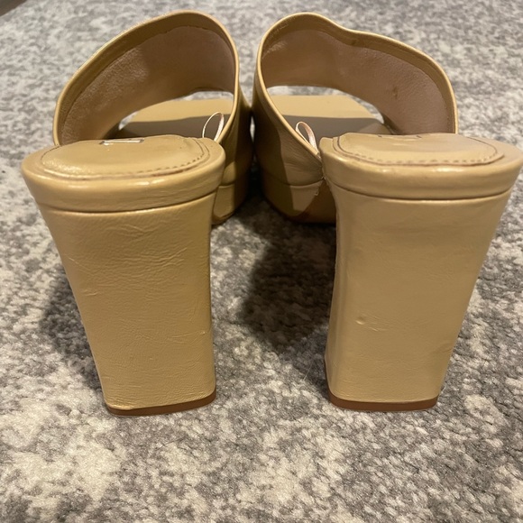 Zara mules in cream color size 39 which is US Womens size 8. - Picture 3 of 5